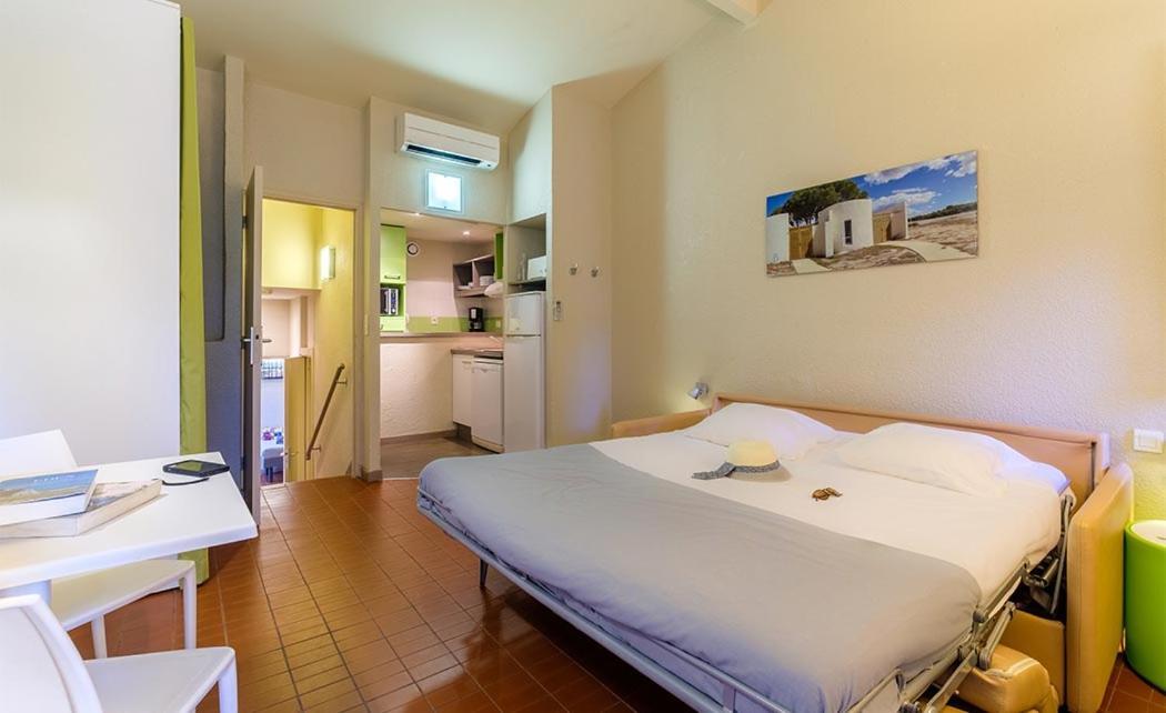 Belambra Clubs La Colle-Sur-Loup - Les Terrasses De Saint-Paul De Vence 호텔 객실 사진