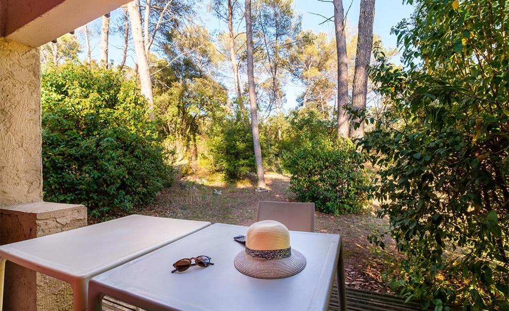 Belambra Clubs La Colle-Sur-Loup - Les Terrasses De Saint-Paul De Vence 호텔 객실 사진